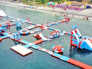 wake island inflatable water park