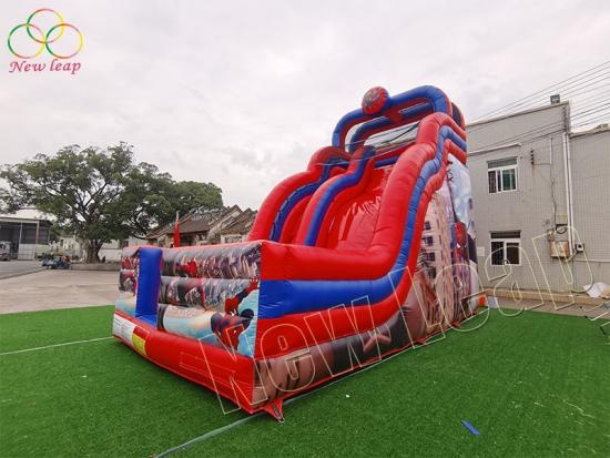 barato Tobogán inflable comercial gigante al aire libre Spiderman para niños