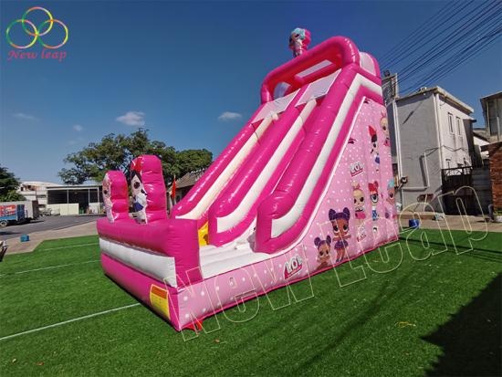 barato Tobogán inflable rosa para niña de cumpleaños LOL, tobogán hinchable para saltar